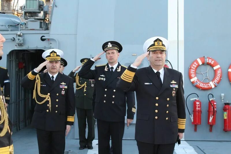 Адмирал командующий авианосца вмф сша. Адмирал вмс украины. Командование вмс. Командование вмс. Адмирал игорь воронченко.