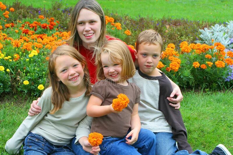 Family brother sister 1. Family brother sister 1. Фотосессия брат и сестра. Брат и сестра дружат. Брат и сестра картинки.