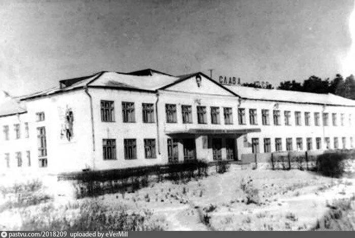 Как выглядит 13 школа. Падун братск поселок. Село падун тюменская область. Улица 25 лет братскгэсстроя. Школа падун.