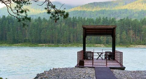 Отель на берегу катуни