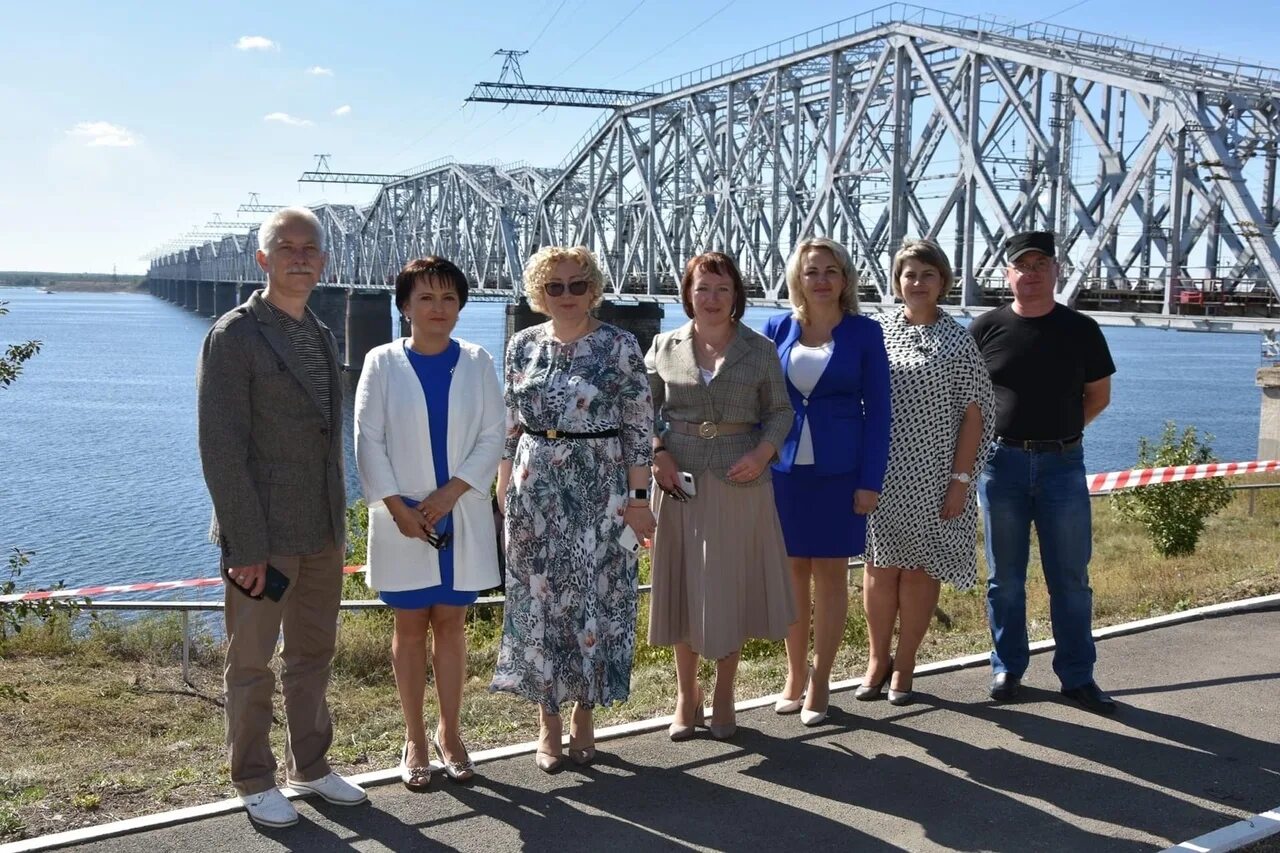 Александровский мост Октябрьск. Александровский мост через Волгу Октябрьск. Александровский мост через Волгу в Сызрани. Александровский мост Самарская обл.