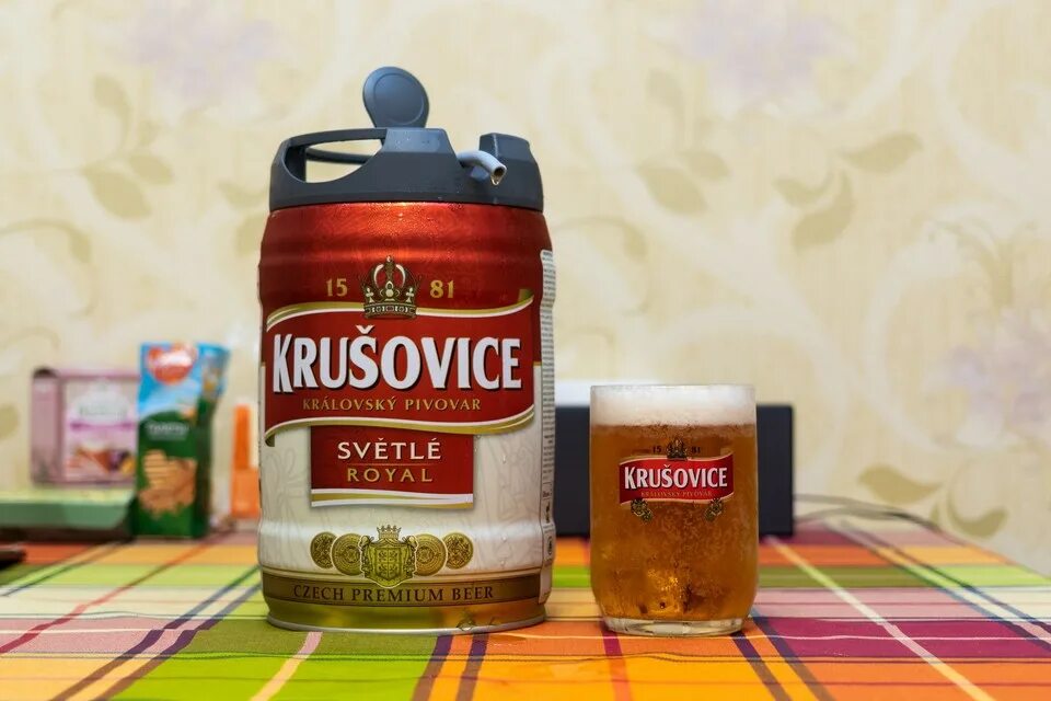 Пиво крушовице купить. Krusovice пиво 5л. Крушовице Роял пиво. Krusovice kralovsky Original пиво.