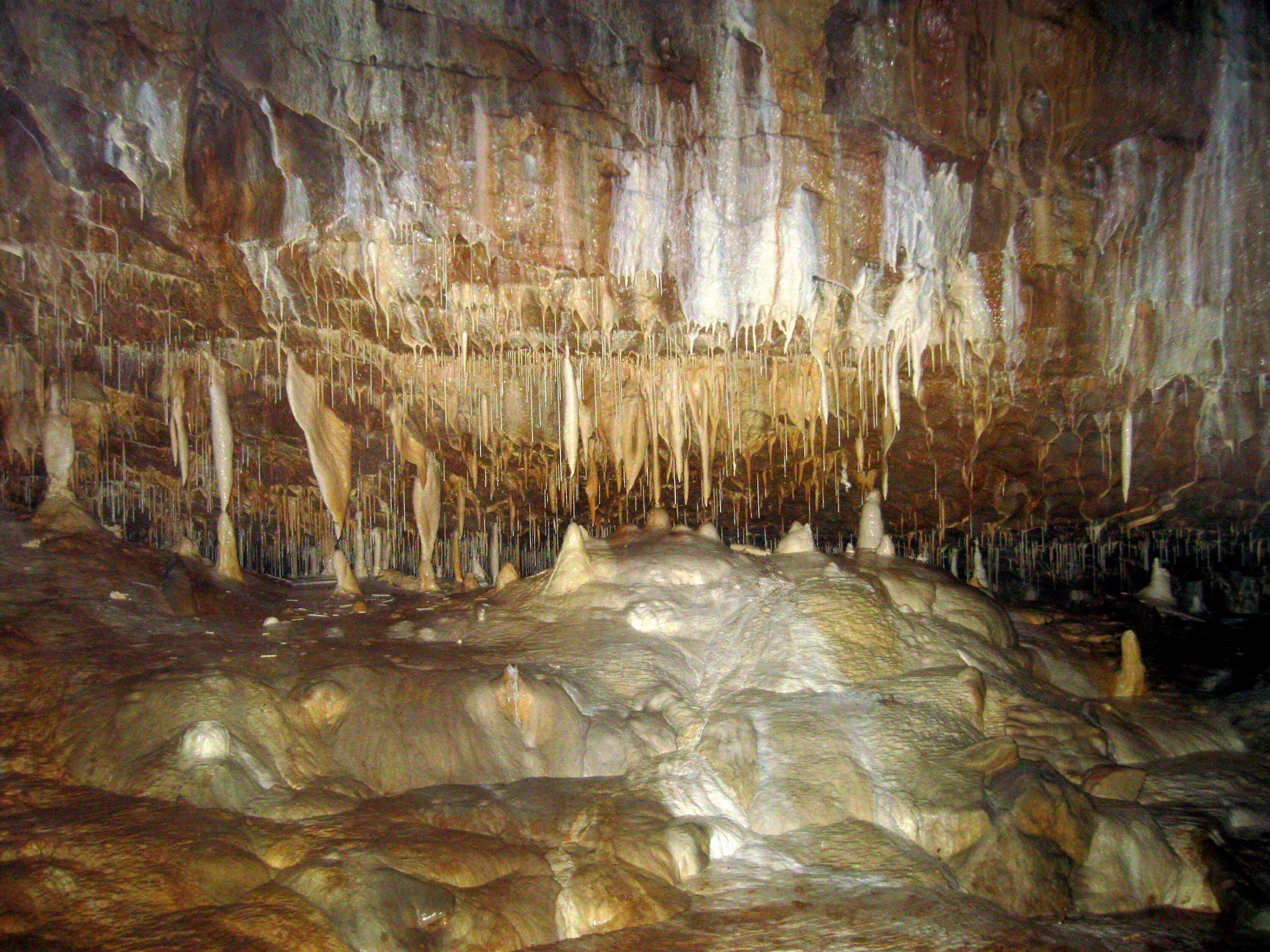 октябрьская пещера алматы. киндерлинская пещера башкирия. октябрьский пещера башкортостан. октябрьская пещера казахстан. октябрьские пещеры пермский край.