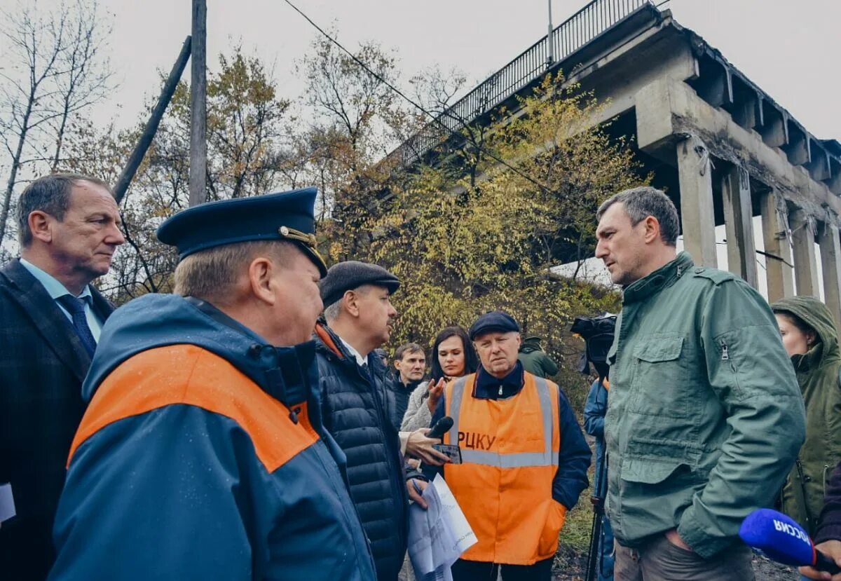 Новости г свободный амурская область. Новости г свободный амурская область. Школа возложение цветов. Свободный город. Новости г свободный амурская область.