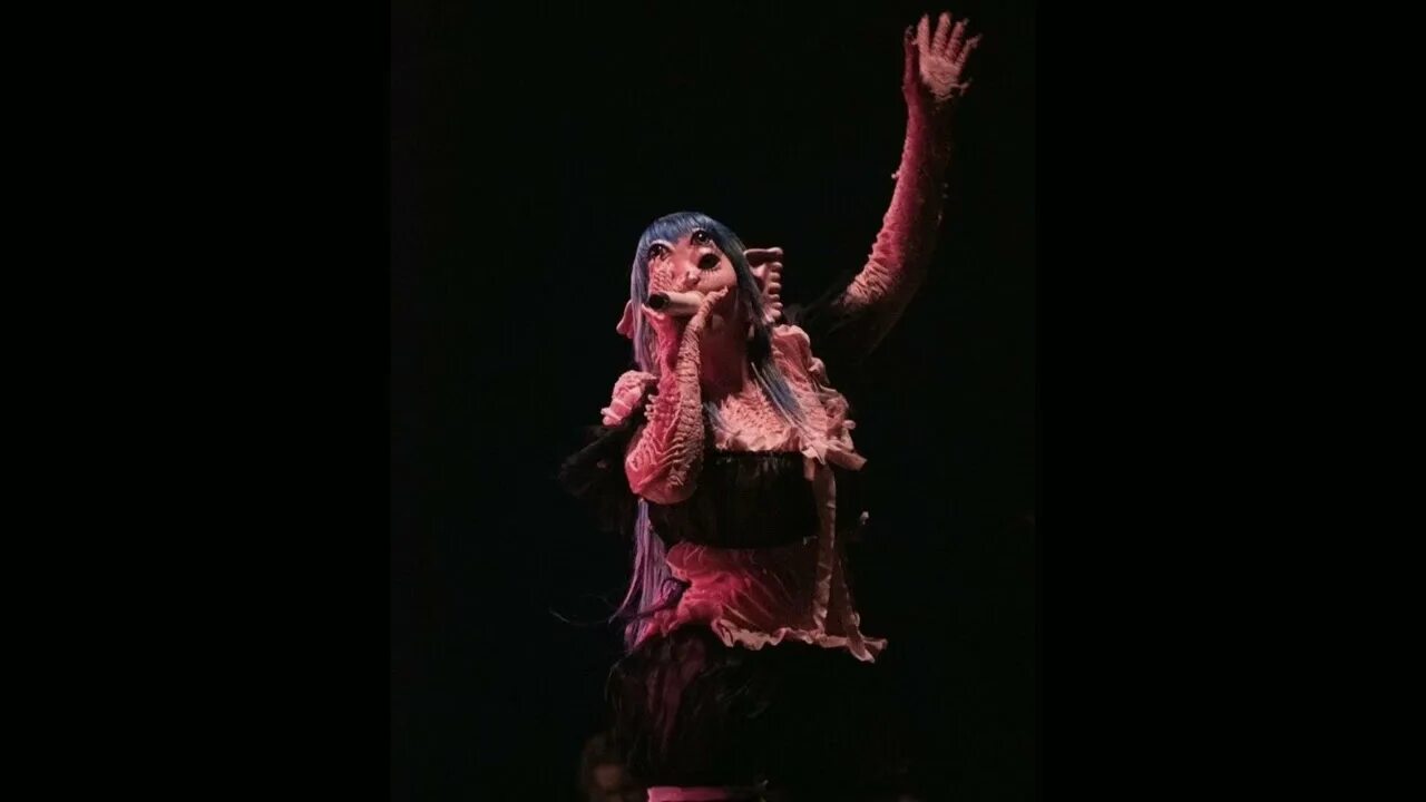 Melanie portals. Мелани мартинес 2025. melanie martinez faerie soiree. melanie martinez tunnel vision. melanie martinez portals.