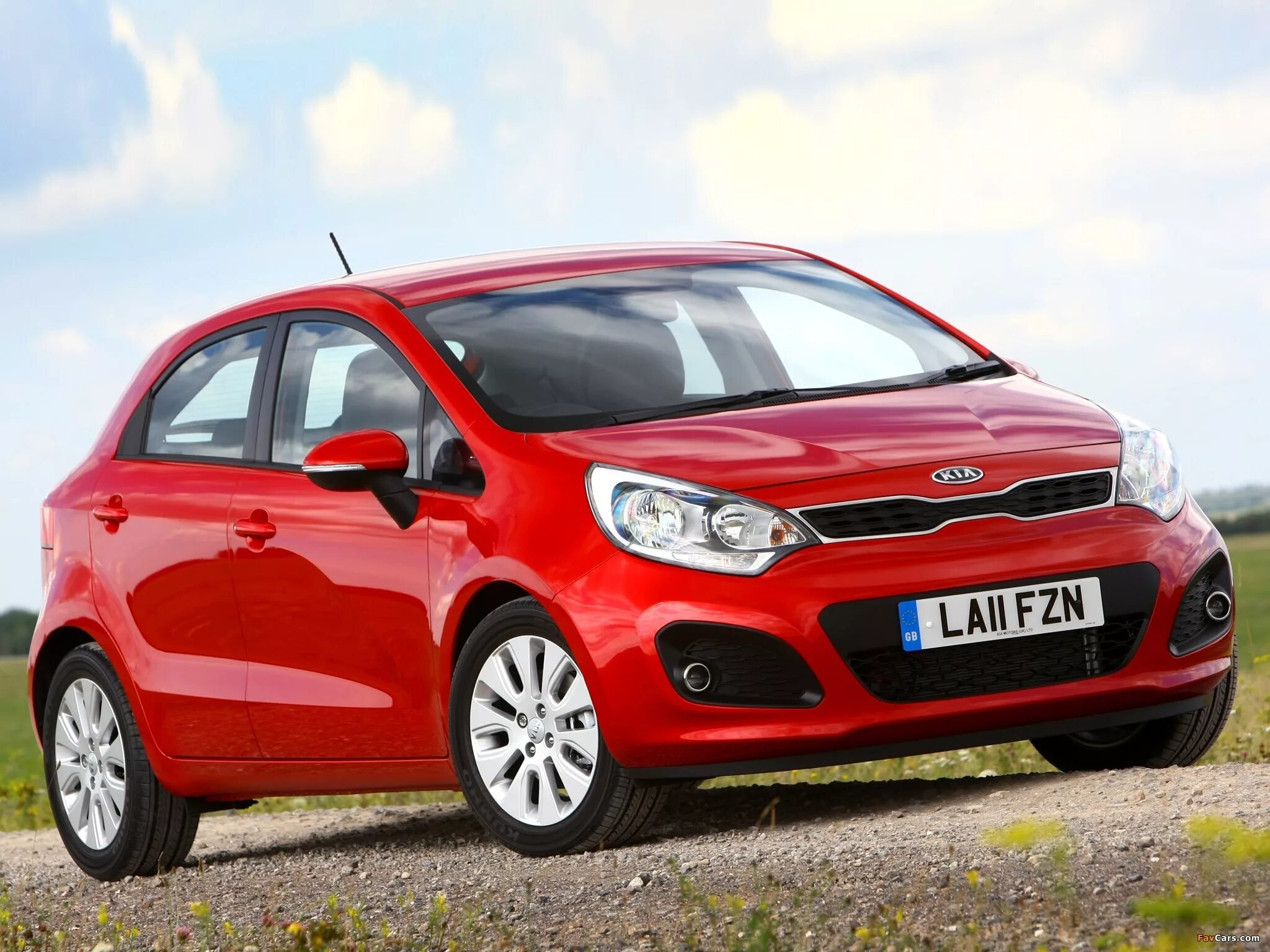 Kia Rio 2011 хэтчбек. Kia Rio 2011-2017. Kia Rio Hatchback 2011. Киа Рио 2011 хэтчбек.