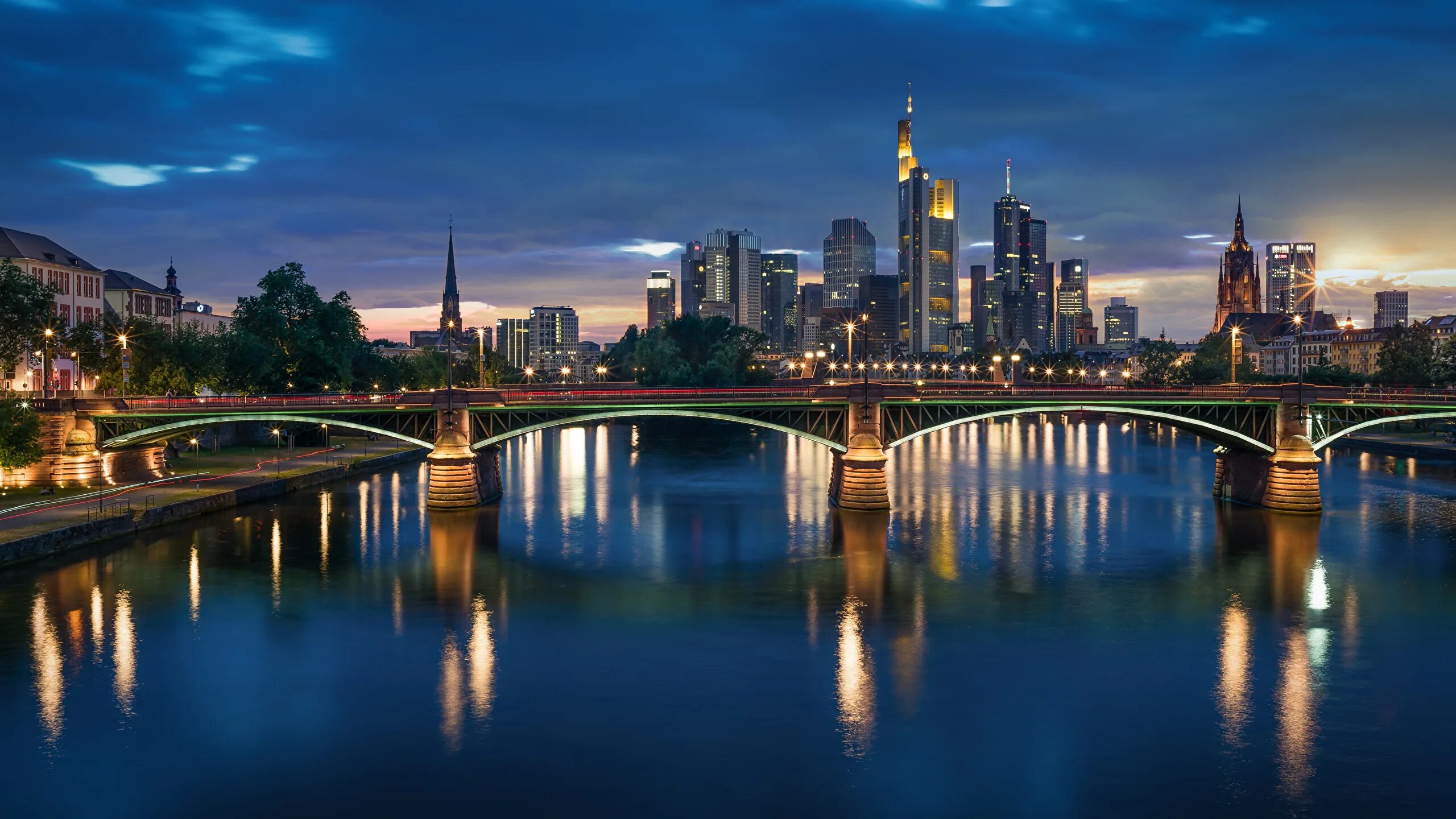 Франкфурт город в Германии. Мосты Франкфурт на Майне. Frankfurt am main Германия. Skyline Франкфурт на Майне. Le main