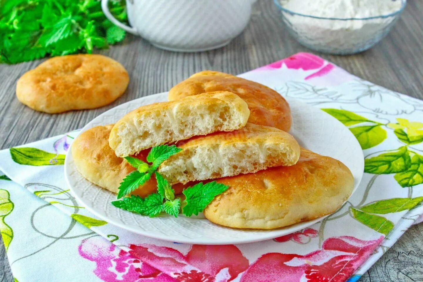 хлеб на сковороде без дрожжей. рецепт хлеба на сковороде без дрожжей. хлеб на сковороде. рецепт хлеба на сковороде без дрожжей. лепешка без дрожжей.