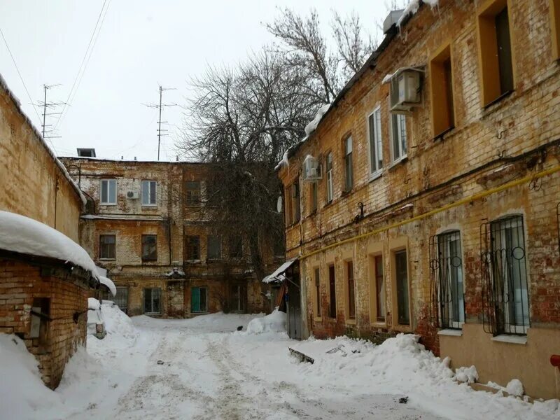 Самара ул Куйбышева двор. Самара старый город разруха. Самара Куйбышева 32 двор. Куйбышева старый дом.