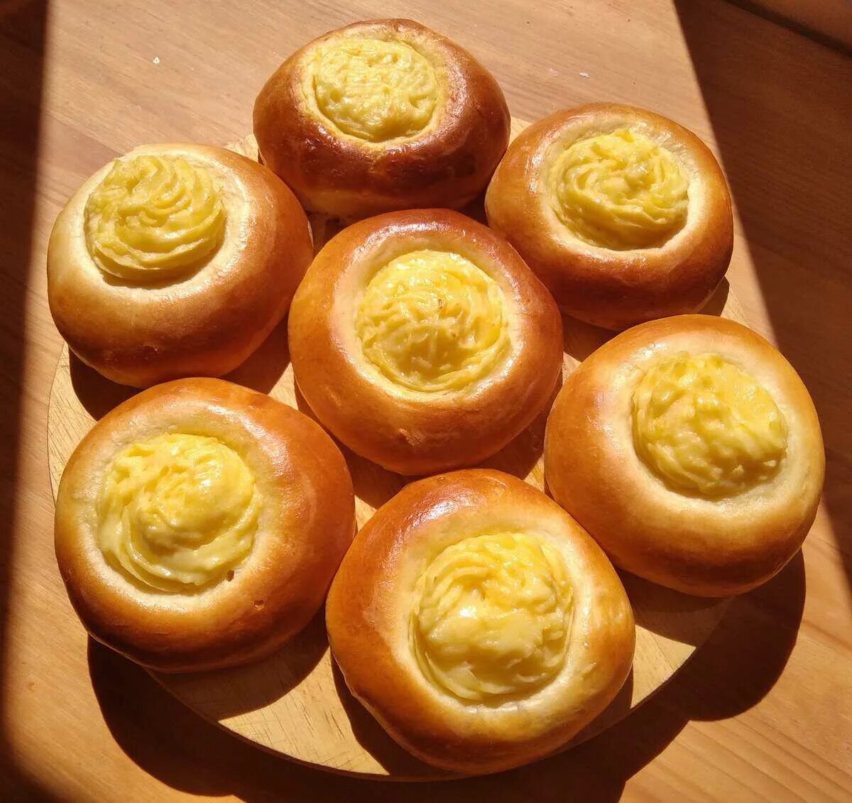 Шаньги с картошкой. Шаньги шанежки. Шаньга с шаньгой. Шаньги, ватрушки. Уральские шанежки.