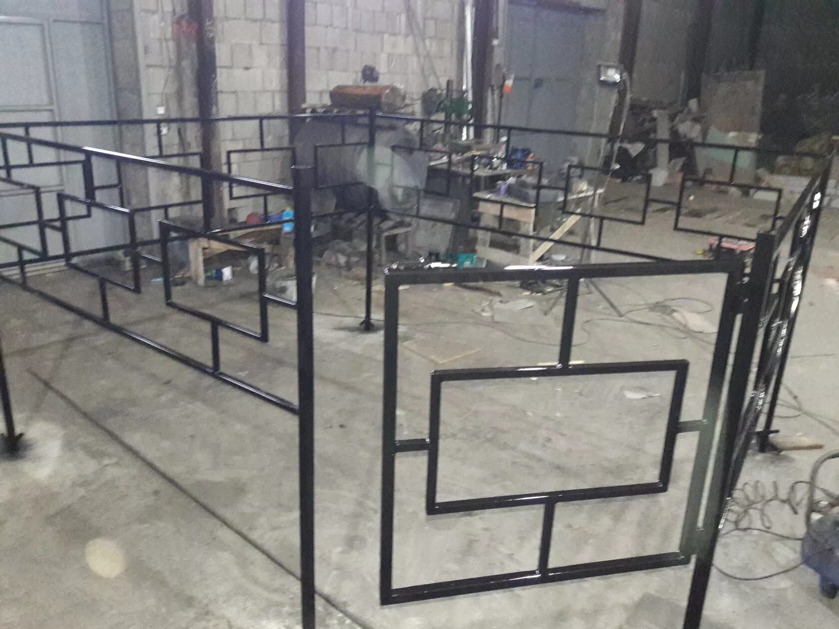 Сварные металлоконструкции. Металлический каркас сварной 3500 4000. Сварочный стол из профильной трубы 40 20. 10. Сварочные работы из профильной трубы.