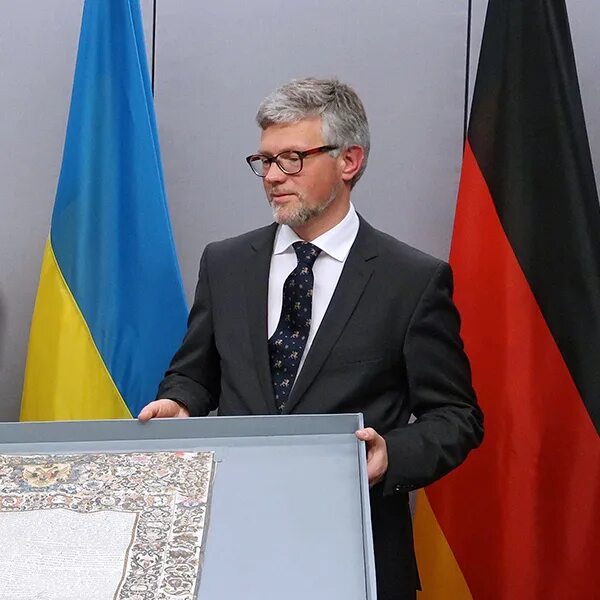 Мельник посол. Мельник дипломат Украина. Мельник посол Украины в Германии фото.