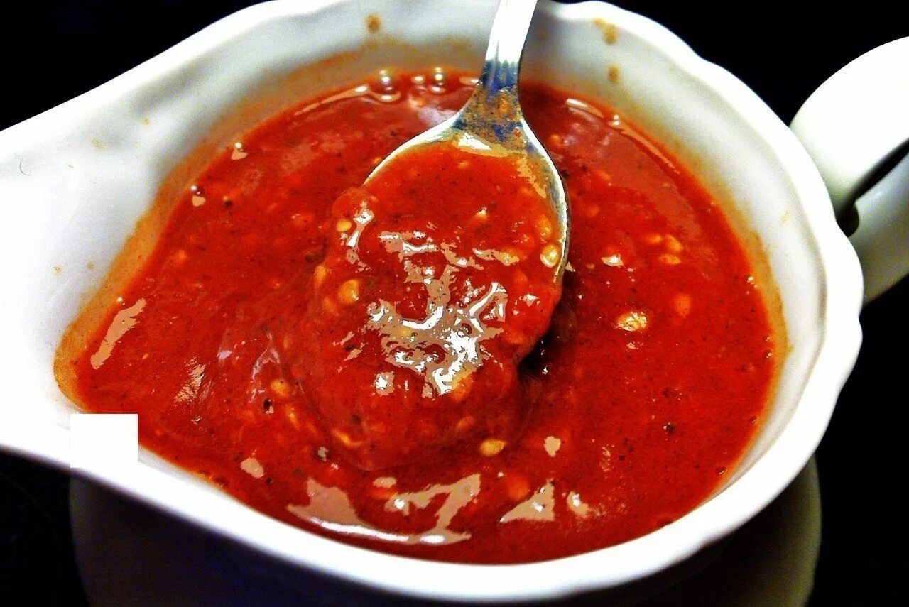 Домашний соус простой к мясу. Сацебели с томатной пастой. Соус сацебели острый. Сацебели Магариа. Кимчи соус острый.