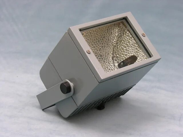 Металлогалогенный прожектор. Прожектор металлогалогенный го–70-001-r7 TDM. Прожектор металлогалогенный 1500w. Уличный прожектор Vesta 200w. Прожектор металлогалогенный 150 Вт.