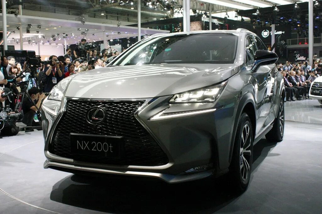 Lexus gs 250. Производство лексус. Lexus is 300h f sport. Лексус линейка паркетников. Lexus is 250 2013.