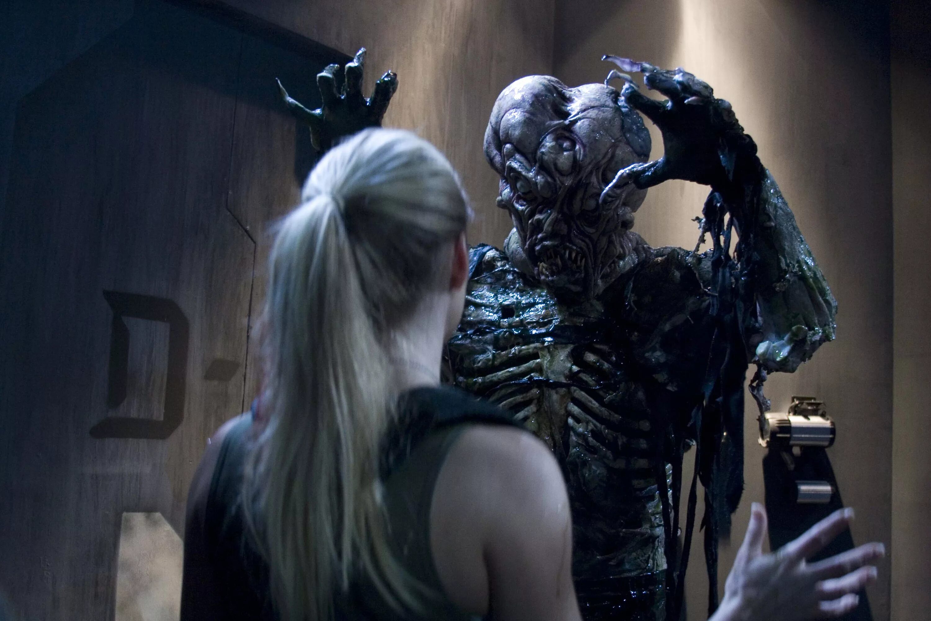 сериал война миров 2019 треножник. арты приколы про пришельцев. монстры из фильмов ужасов. пришельцы убивают людей. пришельцы убивают людей.