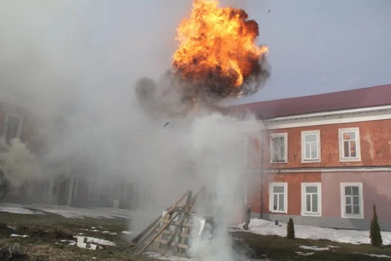 Пожар в Новозыбкове. Новозыбков Су. Взрыв в Новозыбкове. Местный пожарно-спасательный Гарнизон. Погода г новозыбков