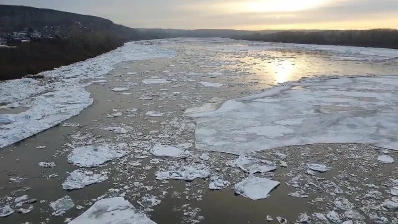 Ледоход в нижнем новгороде 2024. Река Томь ледоход 2022 Новокузнецк. Ледоход Кемерово. Ледоход в Кемерово 2023. Ледоход в Новокузнецке.