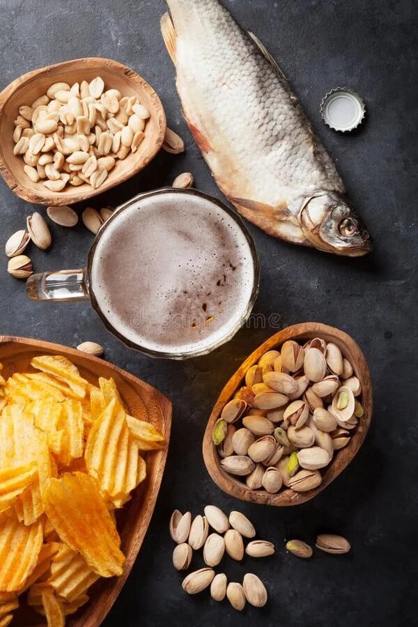 Орехи на белом фоне. Nuts fish. Nuts fish. Nuts fish. Орехи сверху.