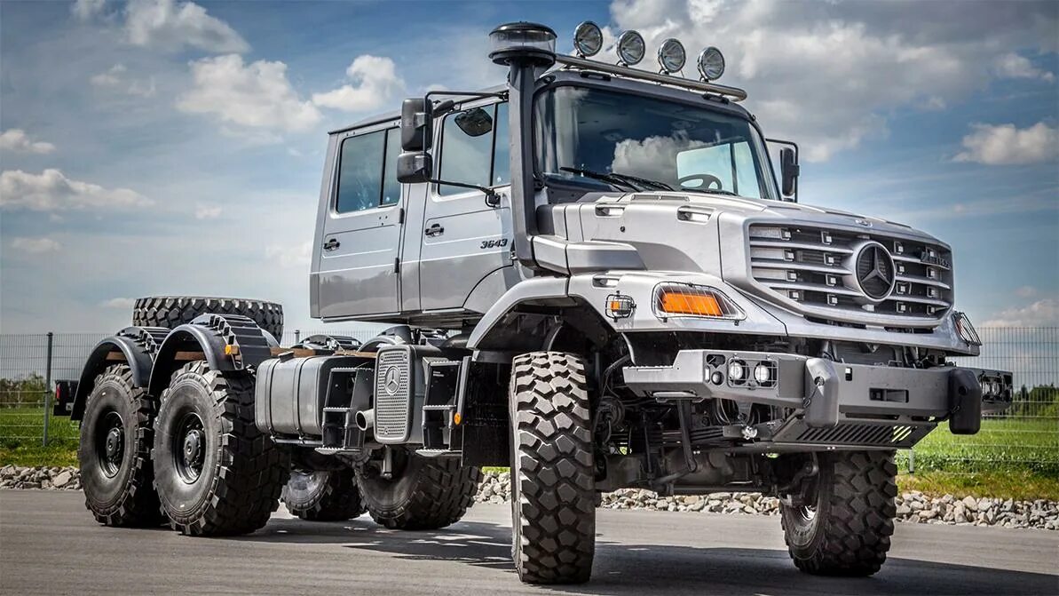 Капотный кузов. Mercedes-Benz Zetros. Mercedes Benz Zetros 6x6. Mercedes Benz Zetros 6x6 Military. Мерседес Zetros 6х6.