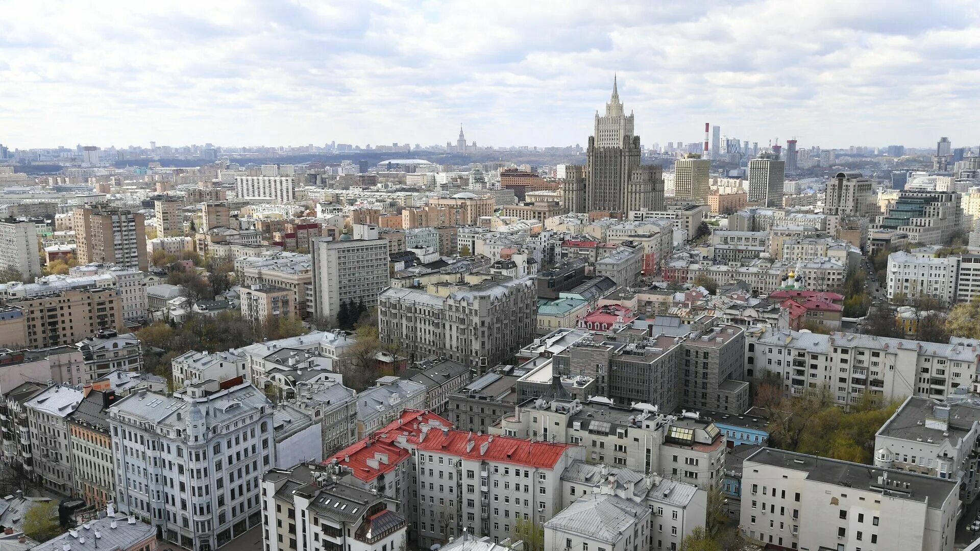 Десятков москва. Парк Каскад кировоградских прудов Москва. Новый Арбат, Москва. Москва новый Арбат с крыши. Панорама нового Арбата с видом на Украину.