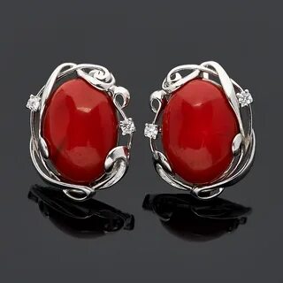 Серьги с красным камнем