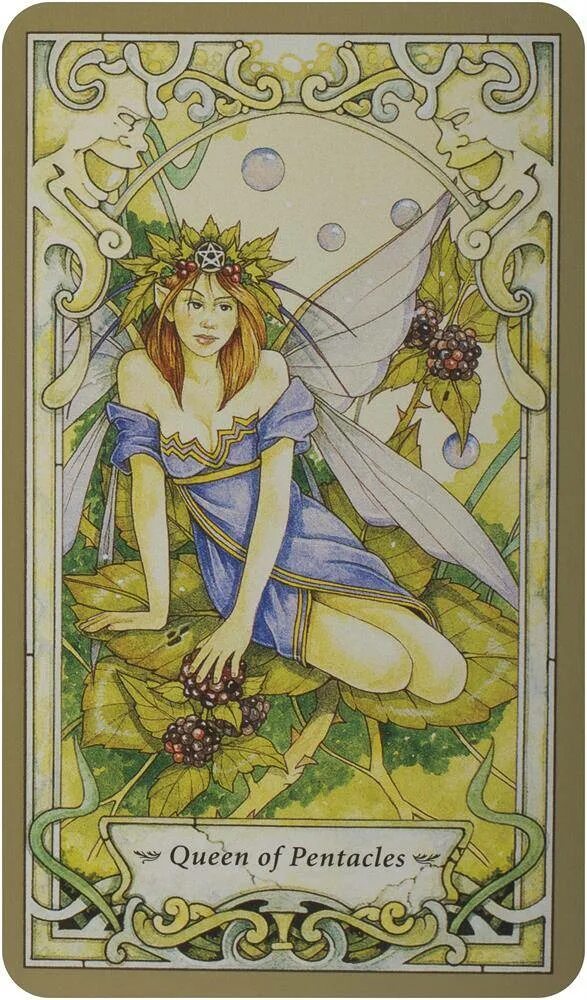 Таро отзывы о гадании. Карта таро уэйта королева пентаклей. Королева пентакли карта таро. Карта таро королева пентаклей. Расклад таро королева пентаклей.