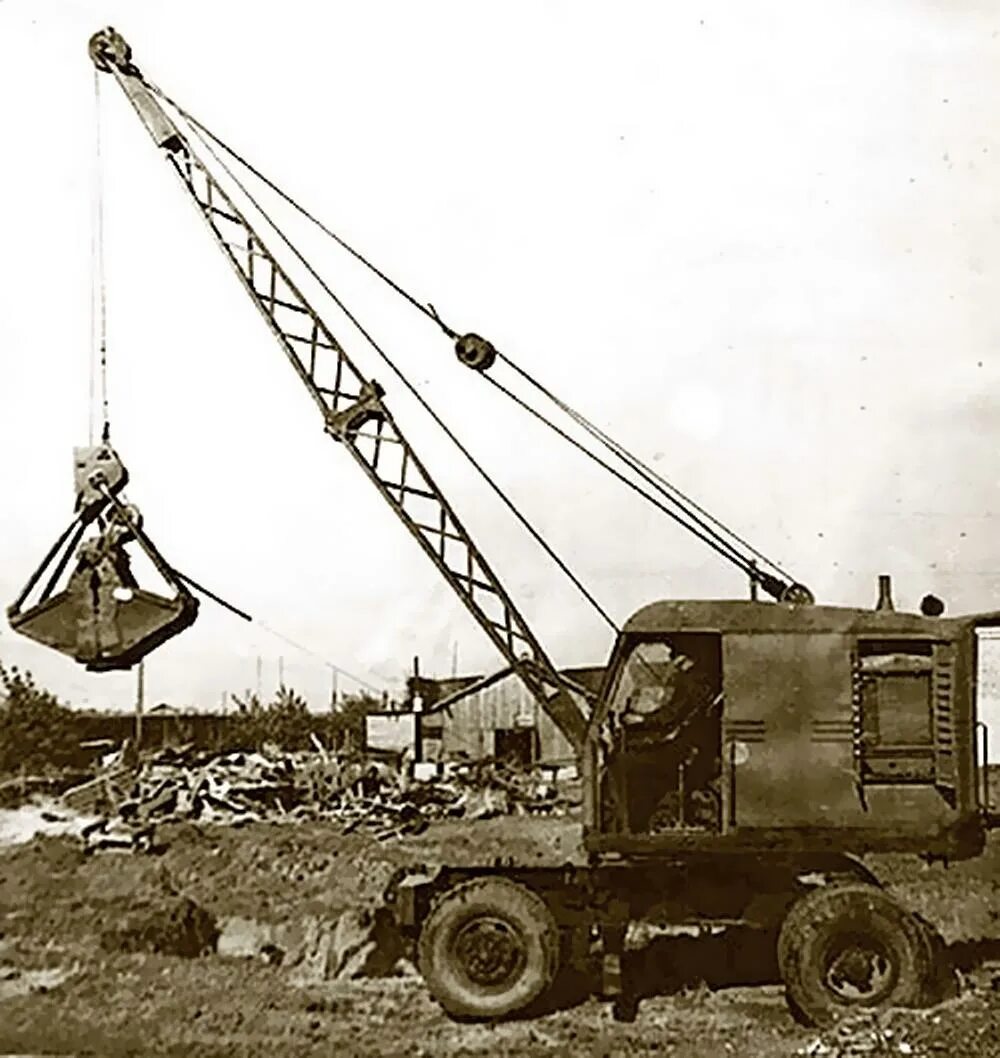 Тверской экскаватор э-255. Э-754 экскаватор. Экскаватор Драглайн Советский. Экскаватор 1950. Пневмоколесный экскаватор