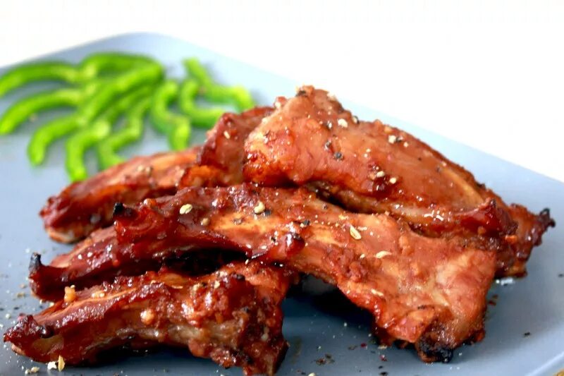 Корейские свиные ребрышки. Ребра запеченные в мультиварке. Ребра в мультиварке. Специи для ребер. Ребрышки по канадски.