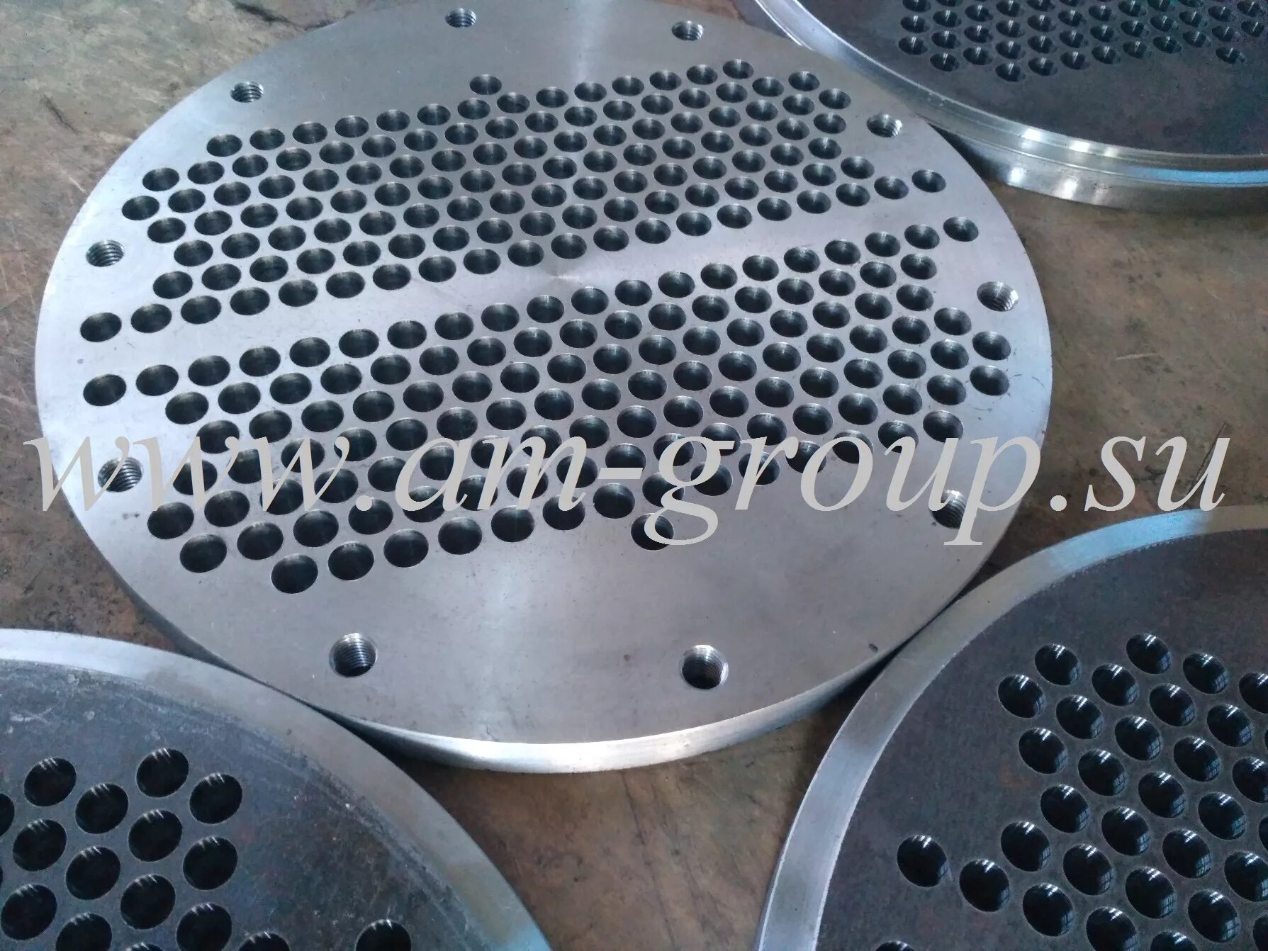 трубная решетка кожухотрубного теплообменника. трубная решетка кожухотрубчатого теплообменника. трубная доска кп-540/2. кожухотрубный теплообменник трубная решетка. трубная решетка теплообменника.