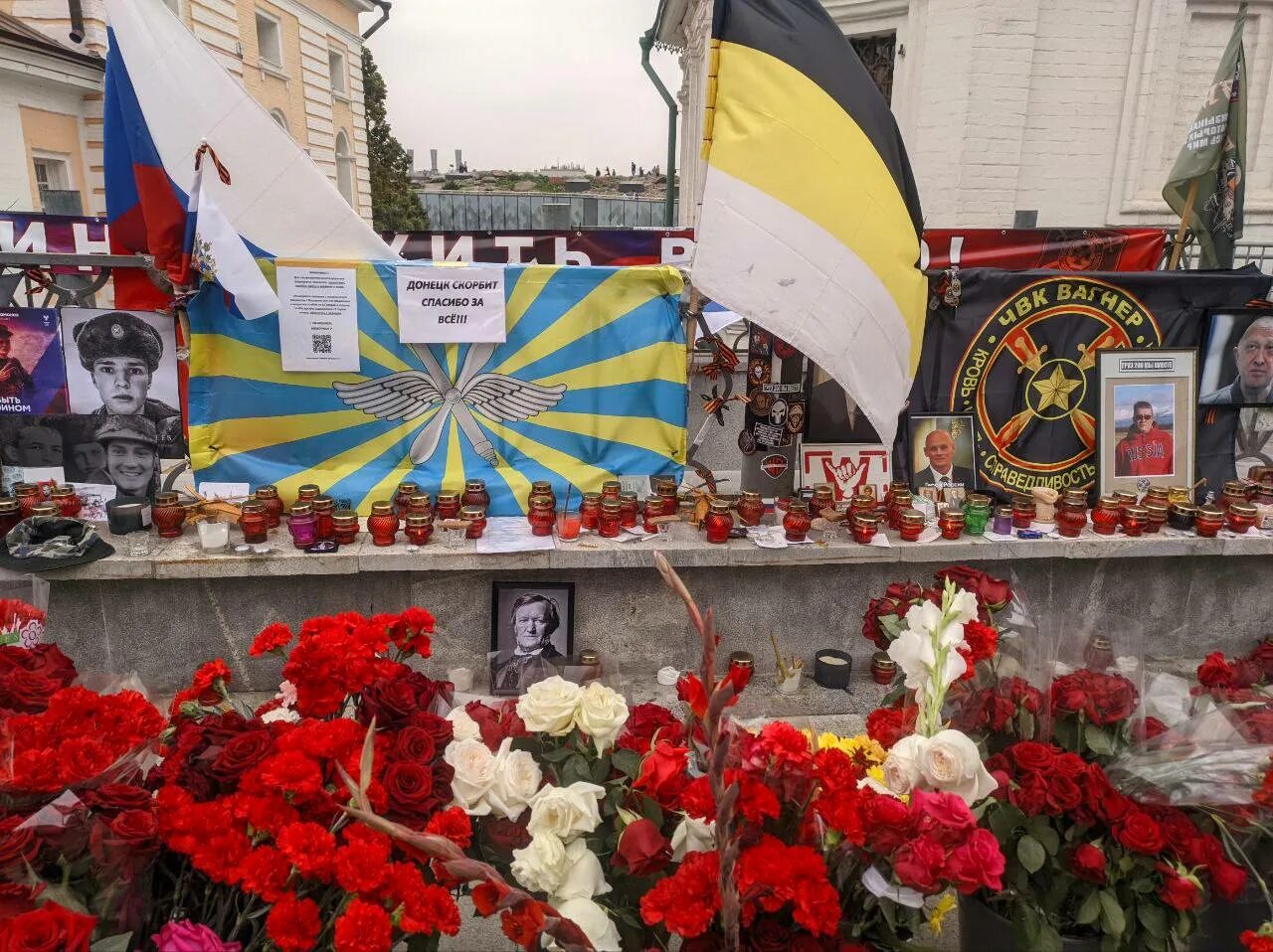 Мемориал на варварке в москве. Храм варвары великомученицы на варварке раскраски. Мемориал на варварке в москве. Мемориал на варварке в москве. Знаменский монастырь москва.