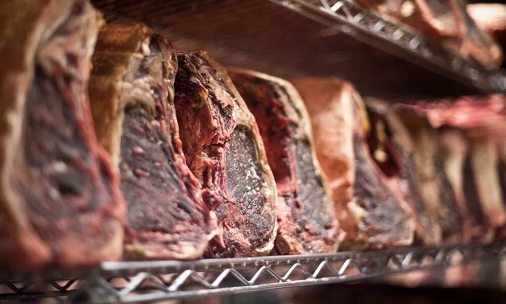 Давно мясо. Мясо сухого вызревания dry age. мраморная говядина сухого вызревания. рибай вызревание.