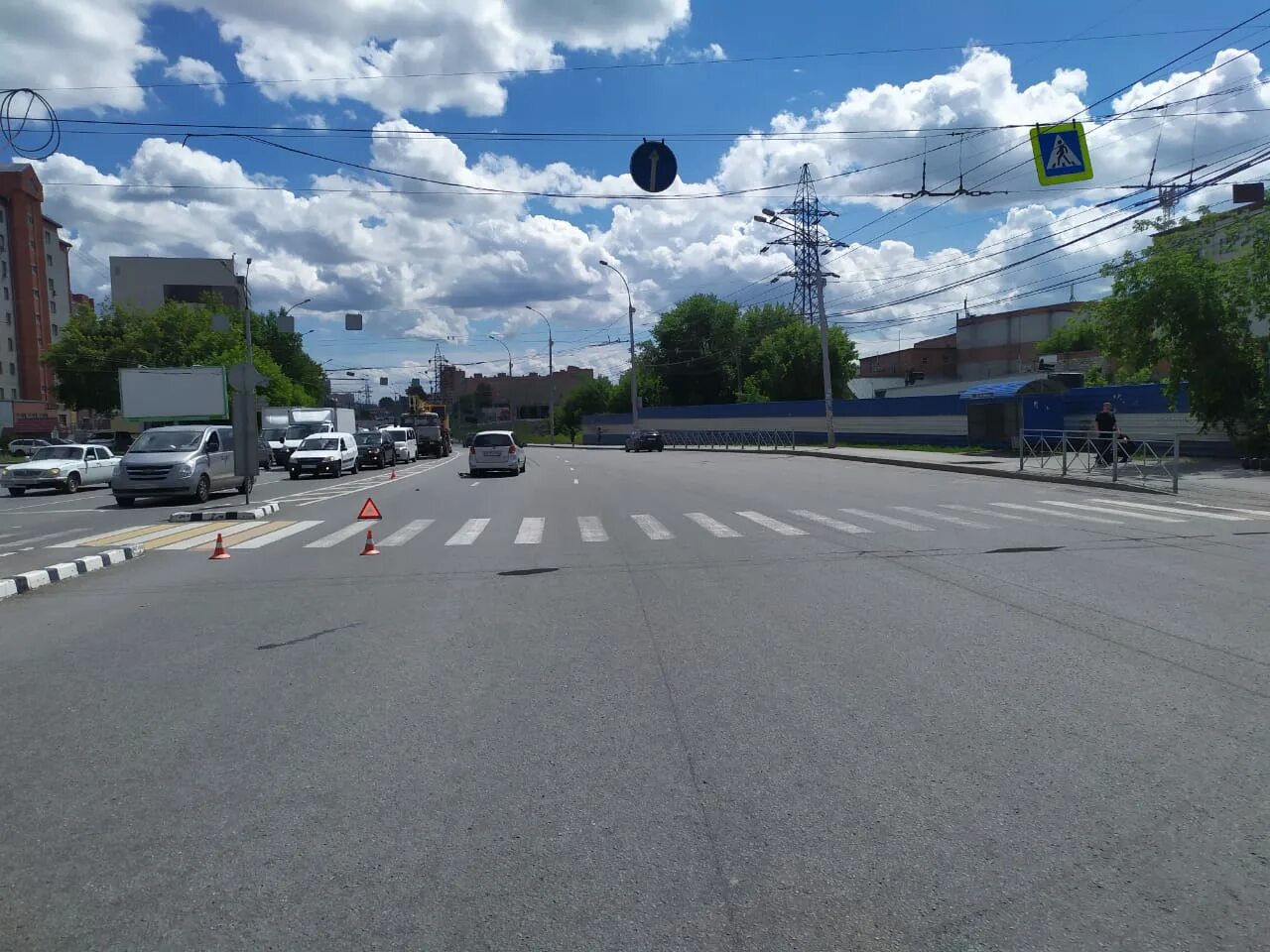 15 июня 6. Новый пешеходный на Носовихинском шоссе. Летняя улица. Авария в Новосибирске сегодня.