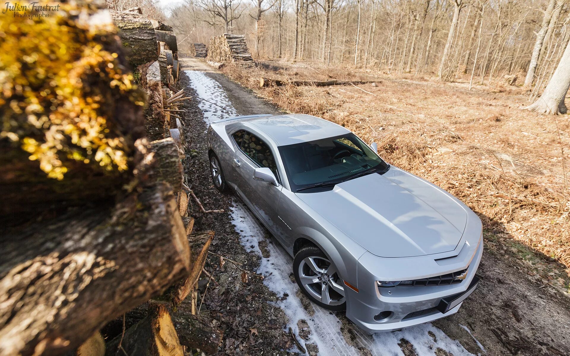 Машины замаскированы. Chevrolet Camaro SS 2012 Silver. Машина с замаскированным дизайном. Car Chevrolet Snow. Car Hood.