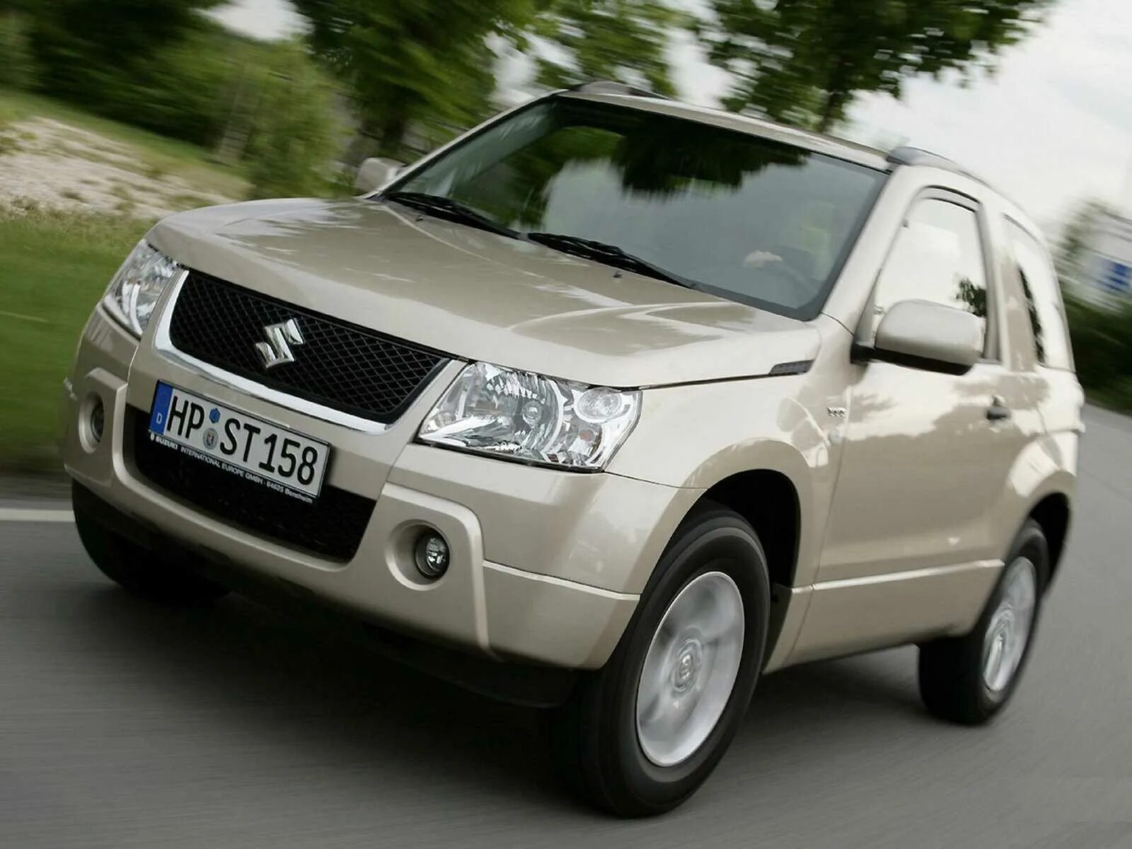 Suzuki grand vitara объем