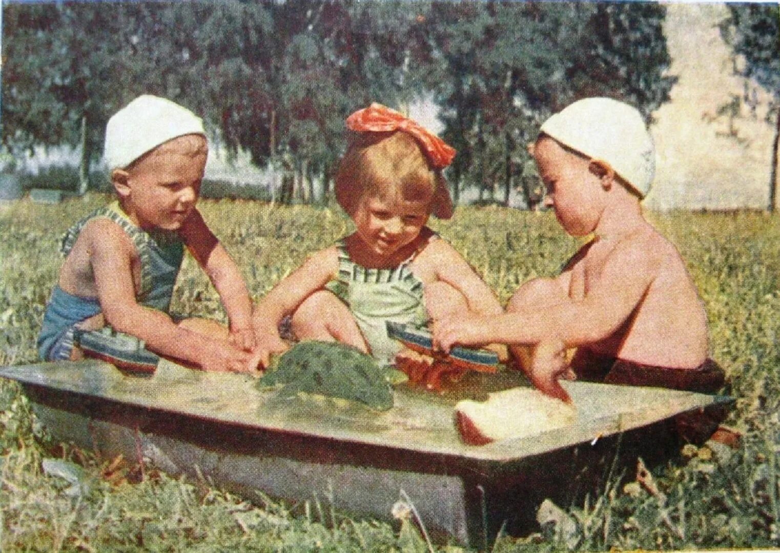 Ну детство. Советское детство. Счастливое советское детство. Советские дети в детском саду. Счастливые советские дети.