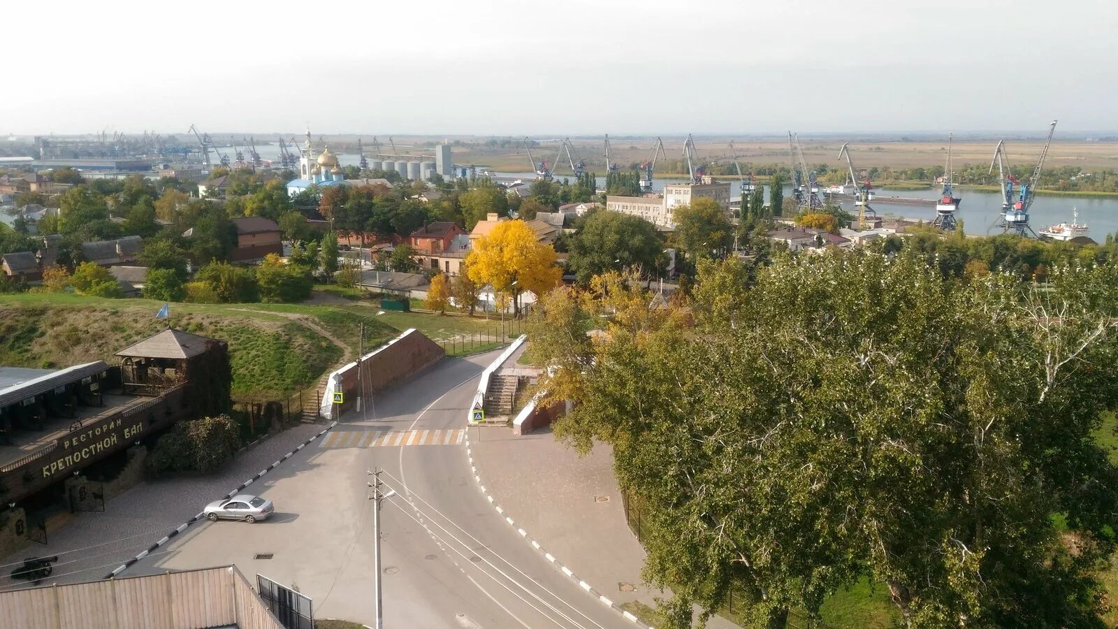 Осень в Азове. Дает в городе азове