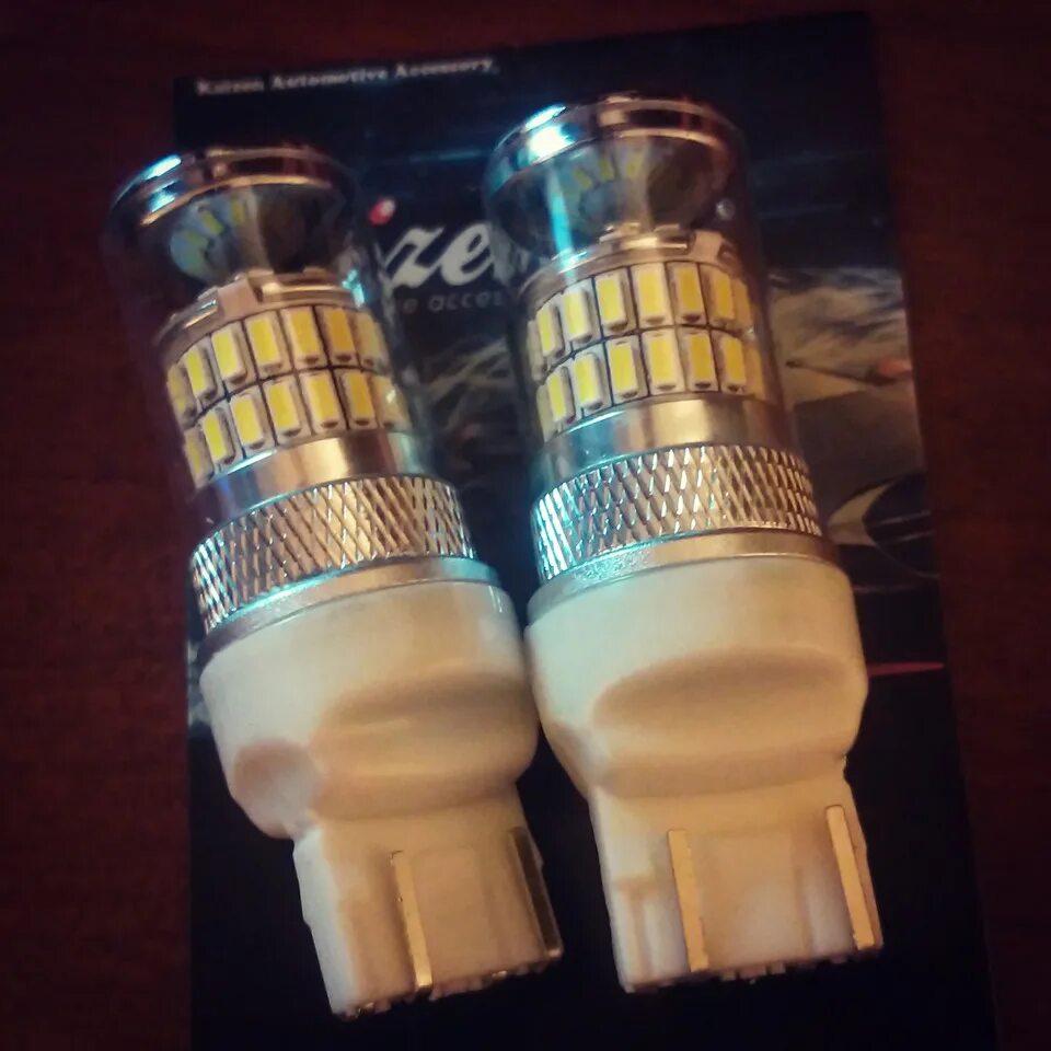 Лампочка ходовые огни логан 2. Патрон лампы ходовых огней рено логан 2. Лампочка ходовые огни логан 2. Лампа ходовых огней рено логан. Лампочка ходового огня рено логан 2.