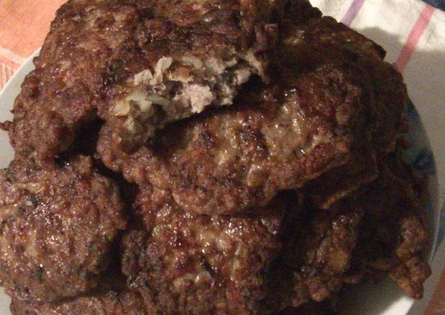 Печёночные котлеты из говяжьей. Фарш из говяжьей печени. Как приготовить фарш из печени. Фарш свиной печени. Котлеты из куриной печени.