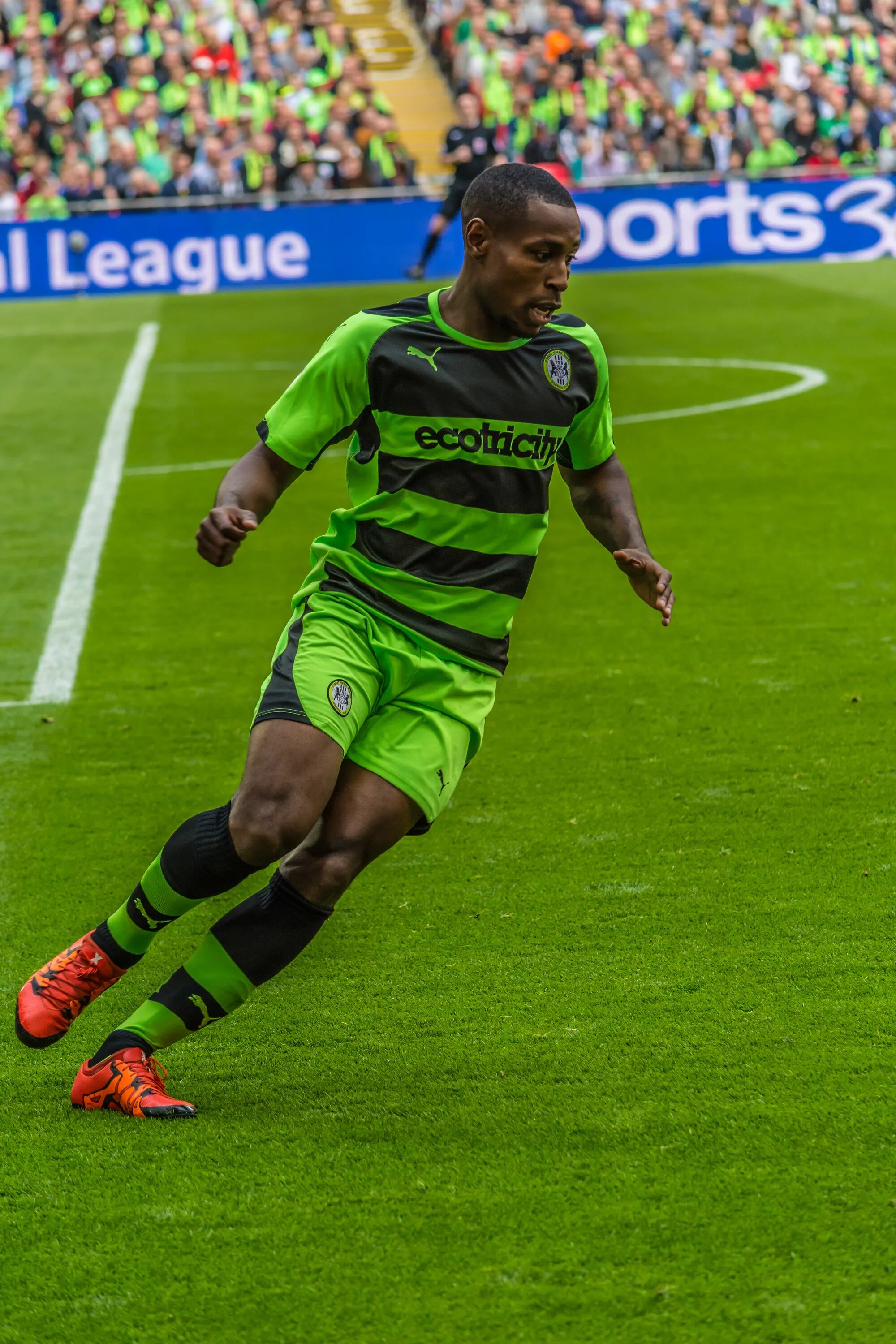 Форест грин роверс гримсби таун. Фк форест грин. forest green rovers. forest green rovers fc. форма форест грин роверс.