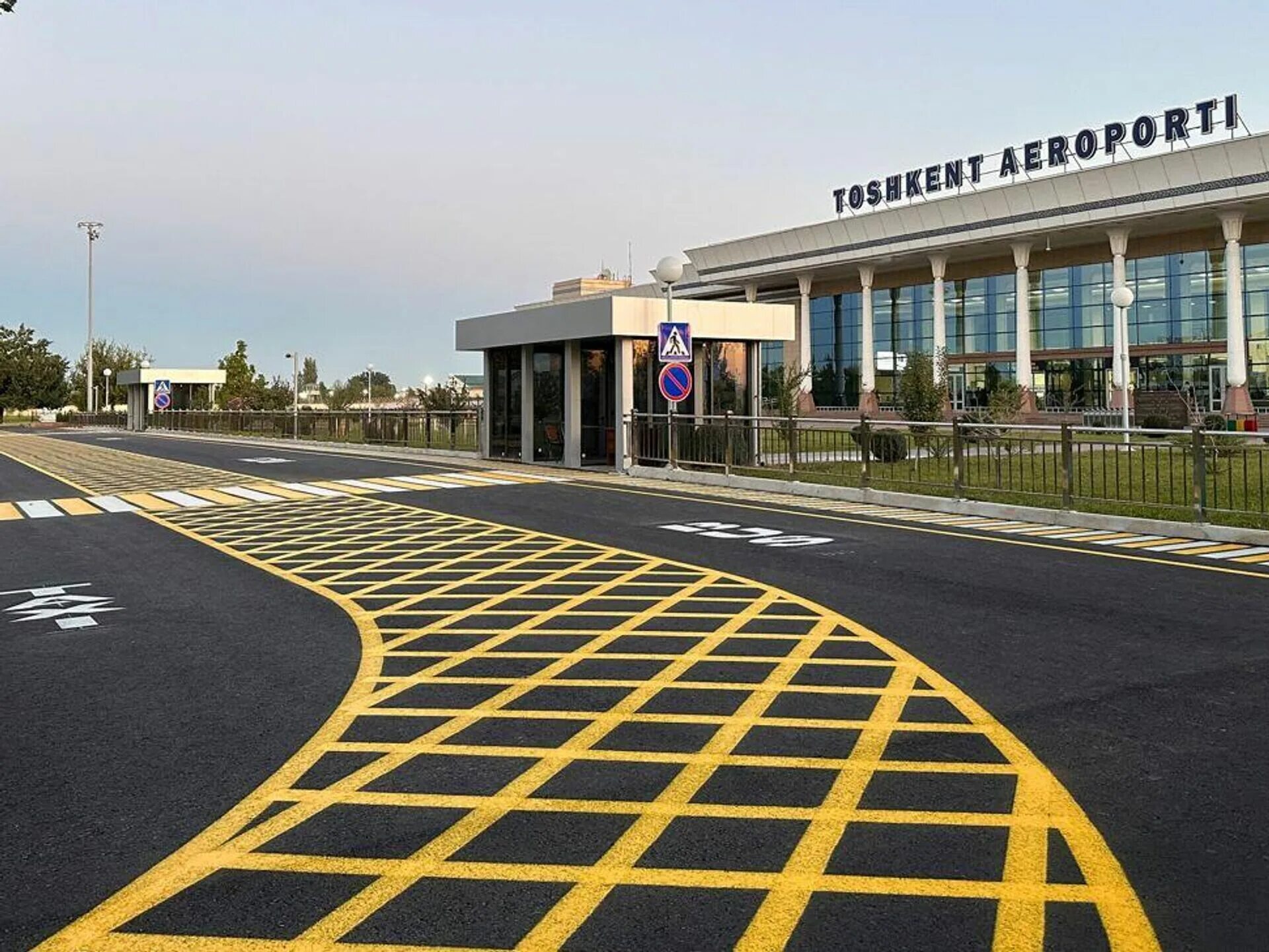 Аэропорт Ташкент терминал 2. Ташкент Mestniy аэропорт. Аэропорт Ташкент реконструкция. Ташкент аэропорт 2024.
