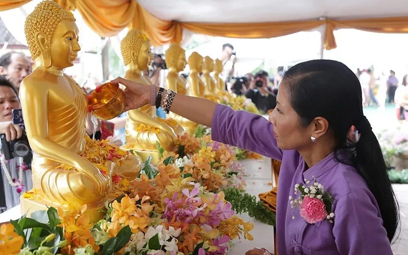 Songkran 2021. Тайский новый год Сонгкран. Сонгкран в Тайланде. Традиции праздники Тайланда.