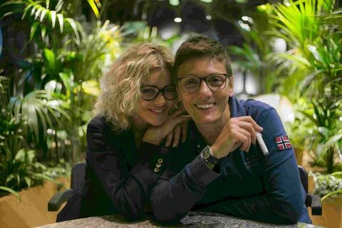 Uff Stampa. ▲. Eva Grimaldi e Imma Battaglia. 