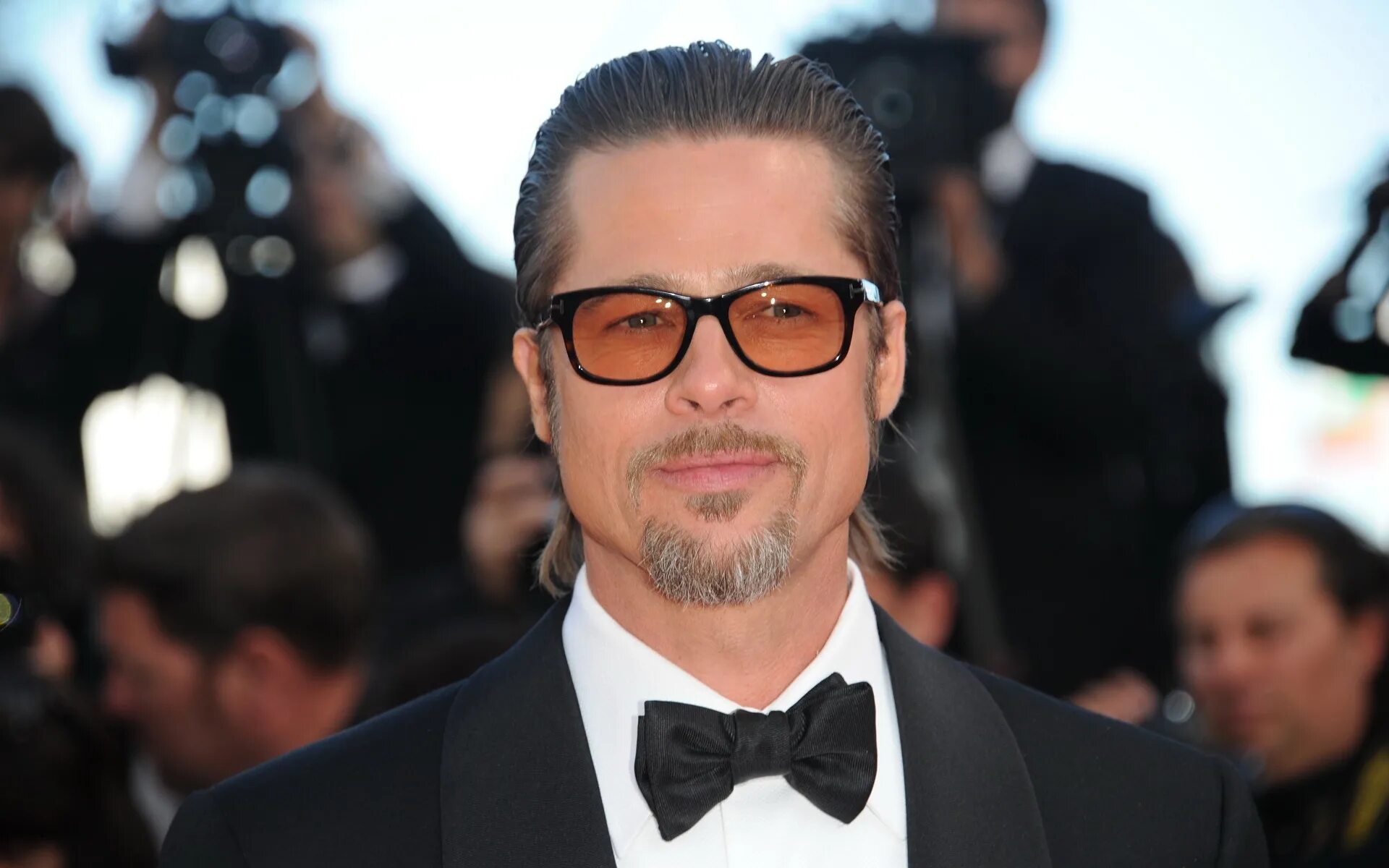 Мужчин брэд питт. Брэд Питт. Очки Brad Pitt. Brad Pitt 2023. Том Брэд Питт.