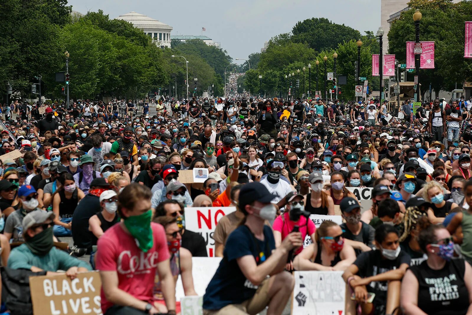 Демонстрация в Америке. Мирные протесты в США. Митингующие в Америке. Митинги в США 2020.