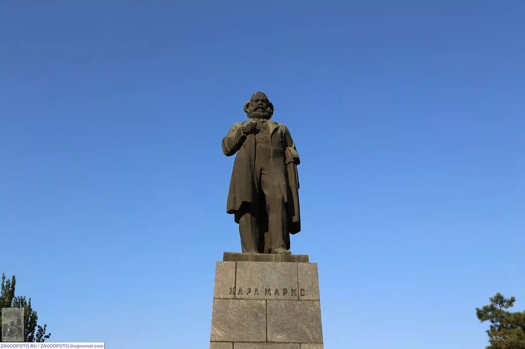 Площадь маркса ростов на дону. Памятник карла маркса ростов на дону. карл маркс памятник в ростове на дону. площадь карла маркса ростов на дону. памятник карлу марксу в ростове.
