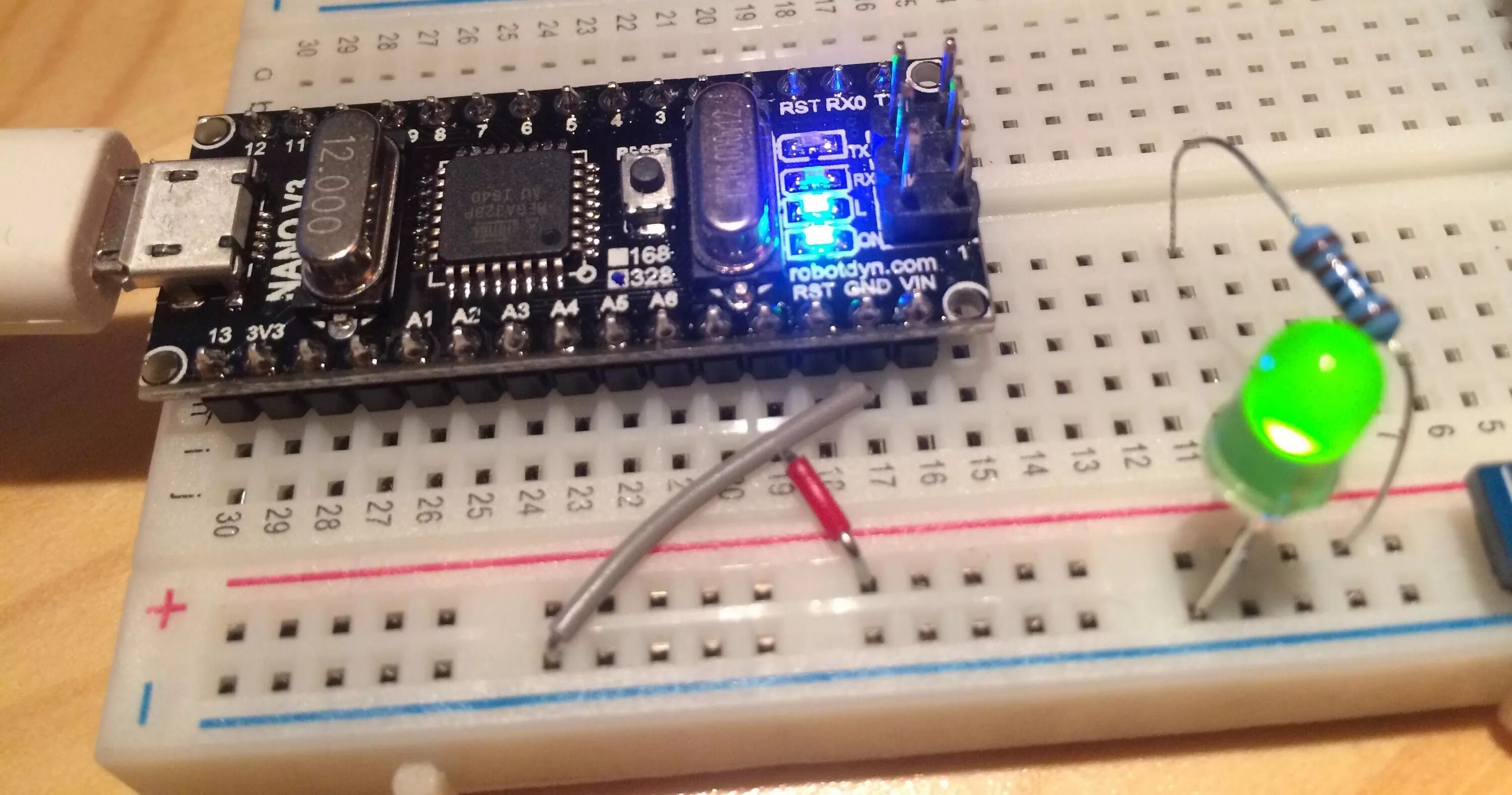 Ардуино диод. Ардуино нано светодиод. Макетная плата ардуино нано. Arduino Nano светодиод Breadboard. Модуль KN_led для Arduino Nano.