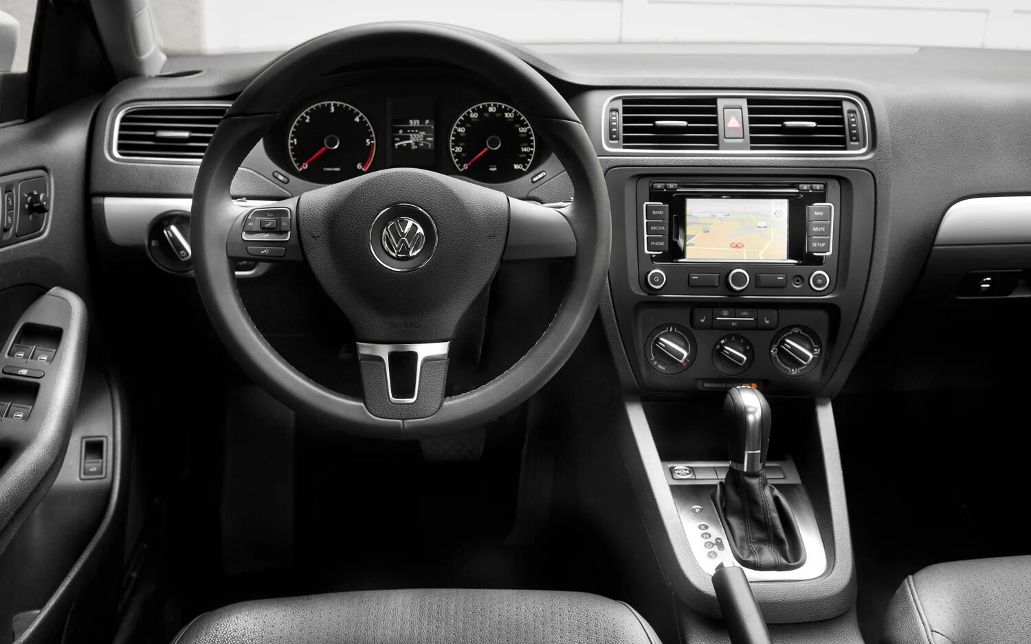 Джетта какая коробка. Фольксваген Джетта 2010 салон. Volkswagen Jetta 2017 Interior. Фольксваген Джетта 2010 год салон. Фольксваген Джетта механика.