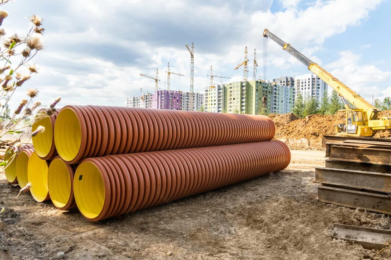 Проектирование вентиляции. Трубопровод на заводе. Проектирование инженерных систем зданий. Индустриальные трубы. Проектирование инженерных коммуникаций.