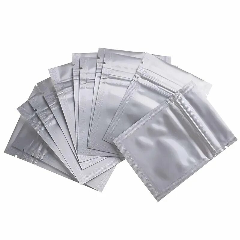 подарки в пакетах из фольги. пакет zip lock серебристый. фольга в пакете. фольгированный пакет. непрозрачный пакет для упаковки.